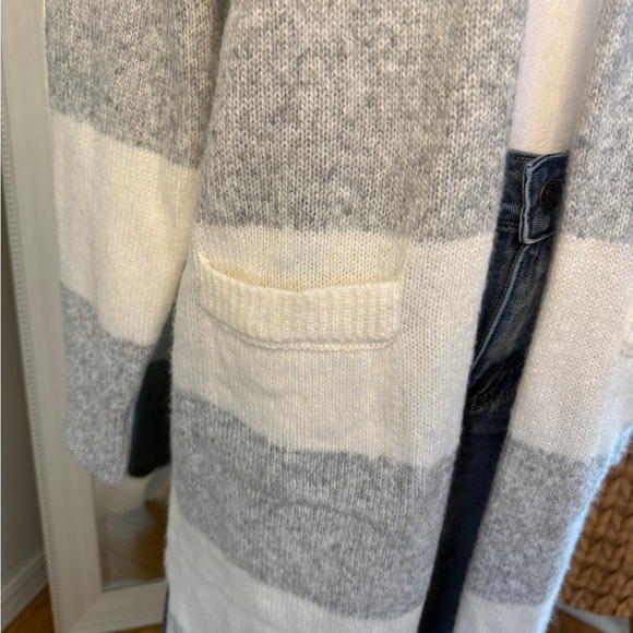 No Boundaries Gray and Cream Striped Cardigan - Picture 3 of 5